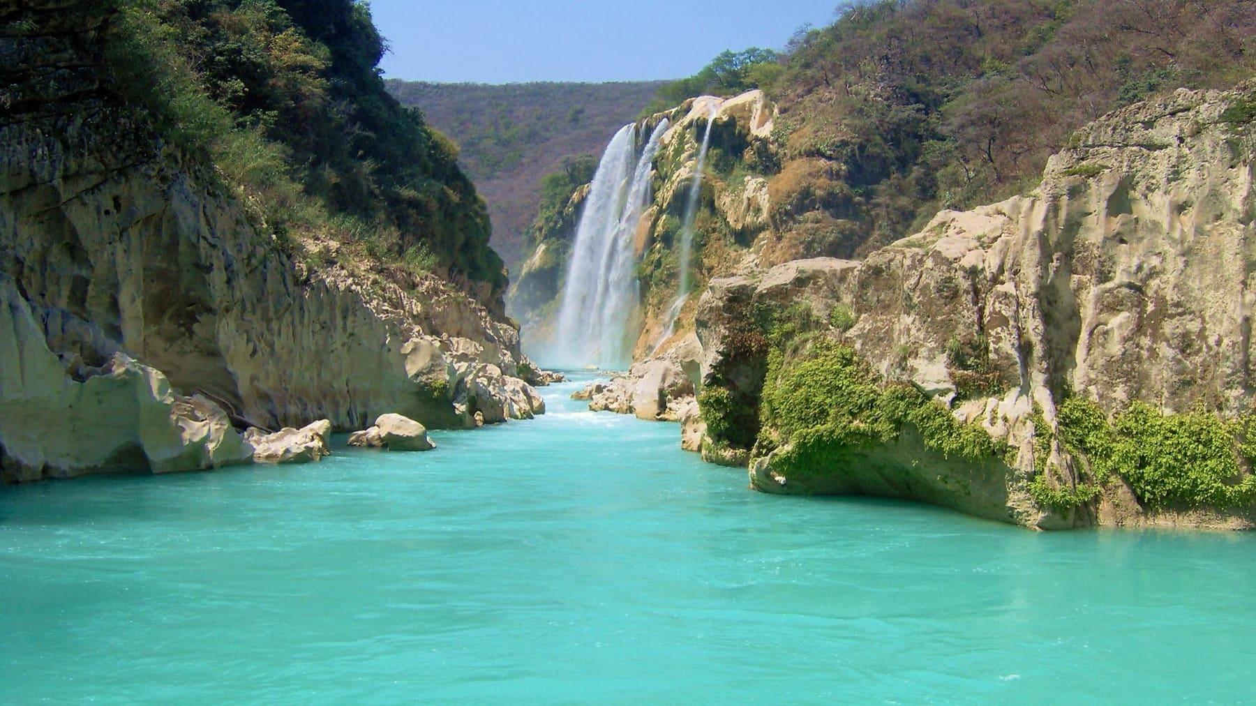 La vista desde lo alto de Cascada de Tamul, en Aquismón