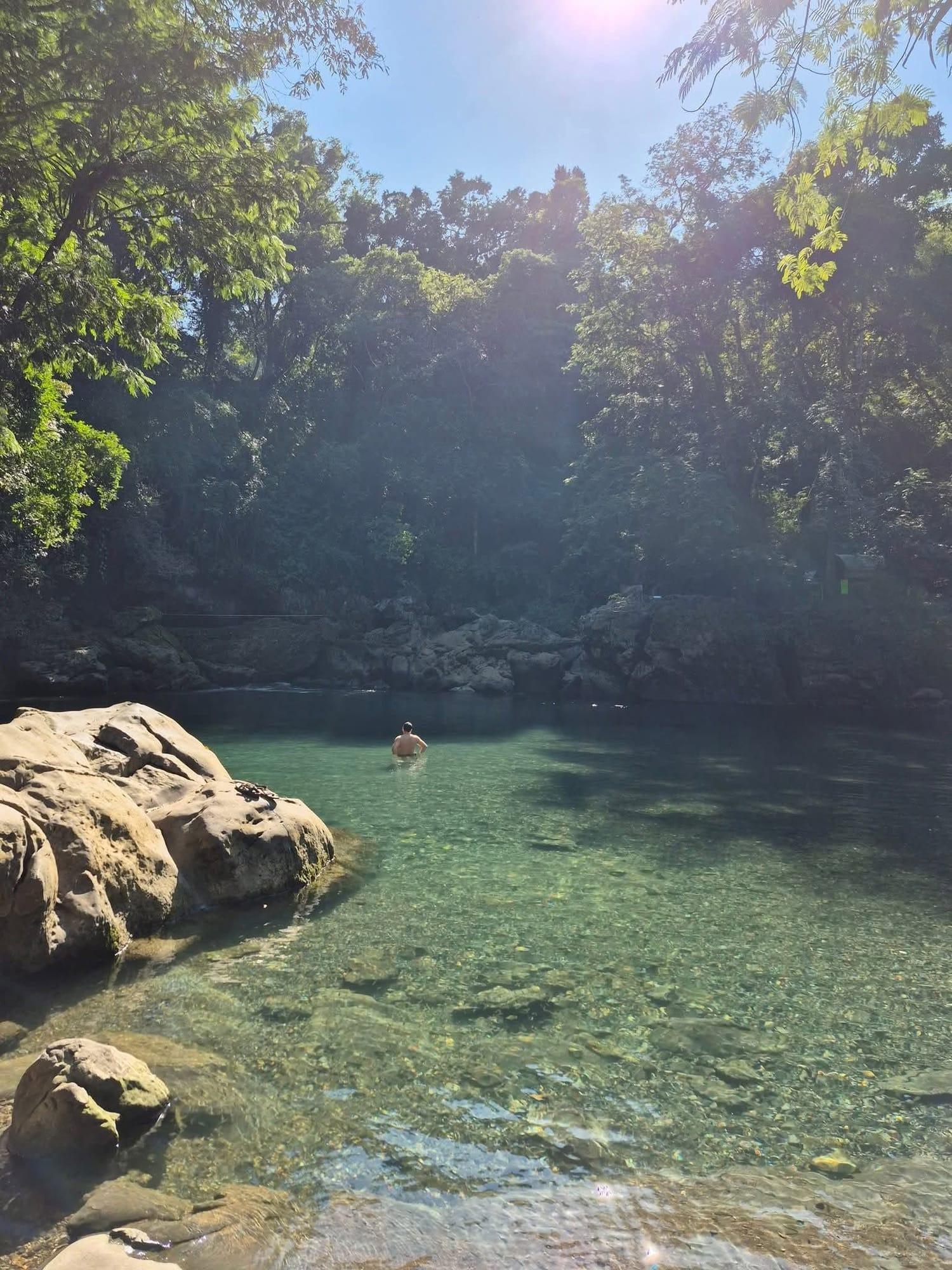 Nacimiento de Huichihuayán — nadando en el agua cristalina