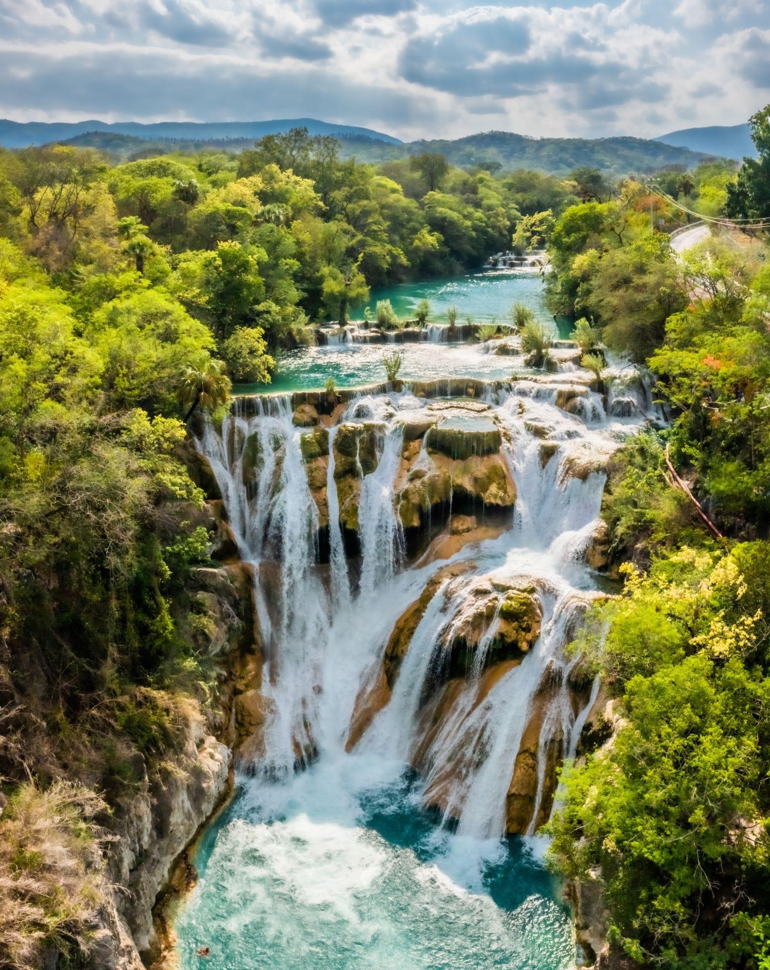 Cascada del Meco — las caídas escalonadas vistas desde arriba