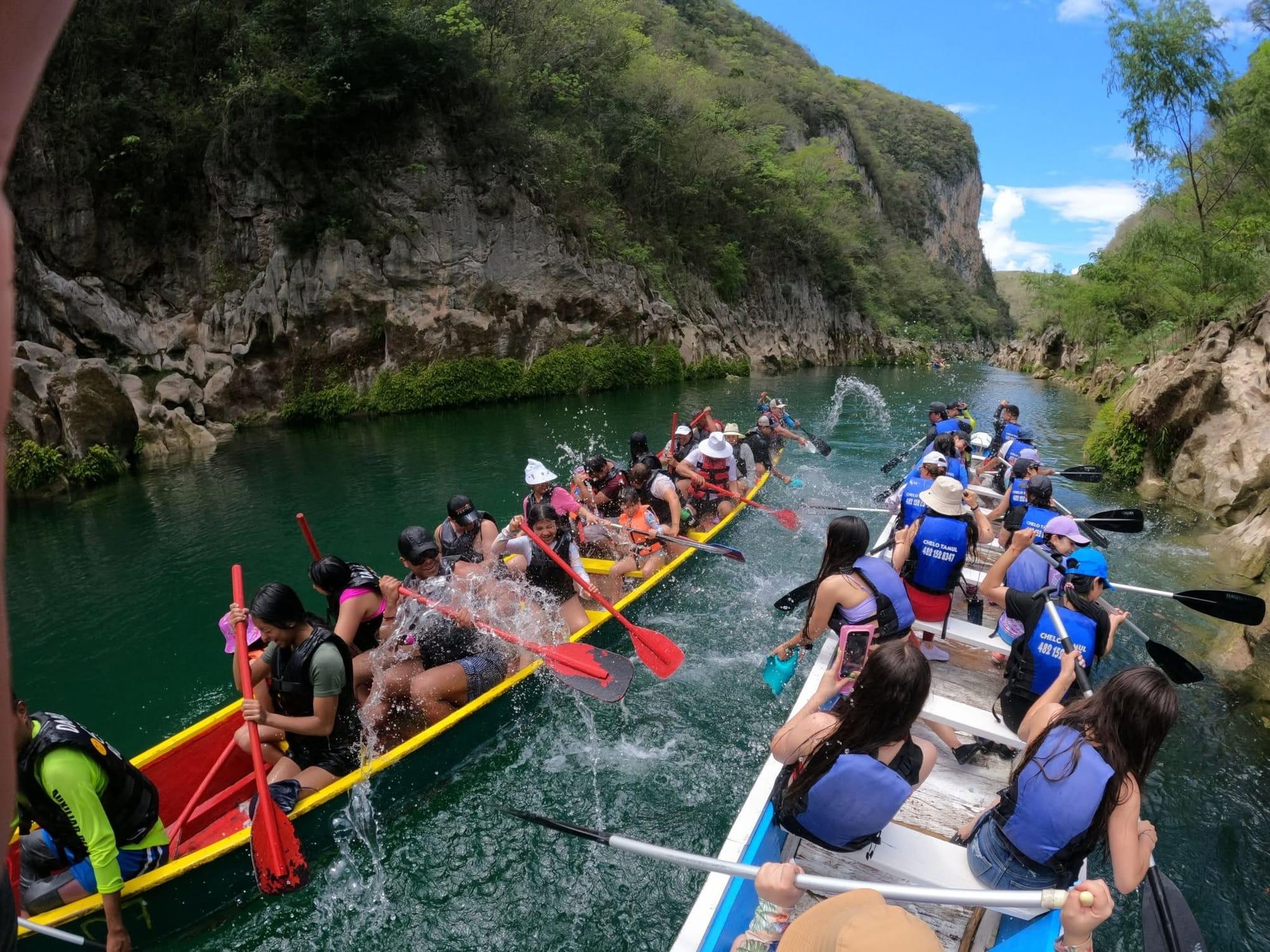 Cañón del Tampaón — guerra de agua entre canoas