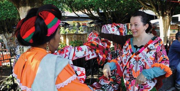 Textiles artesanales en Xilitla — Pueblo Mágico Surrealista